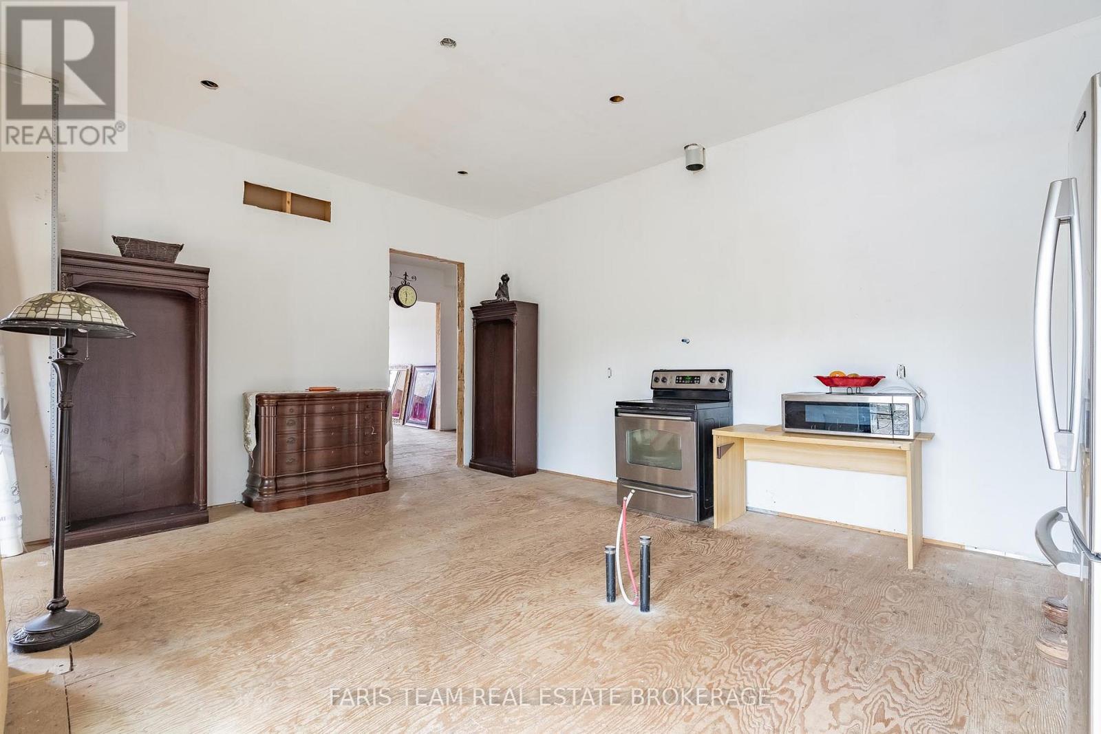 40 OLD CHURCH ROAD - 10