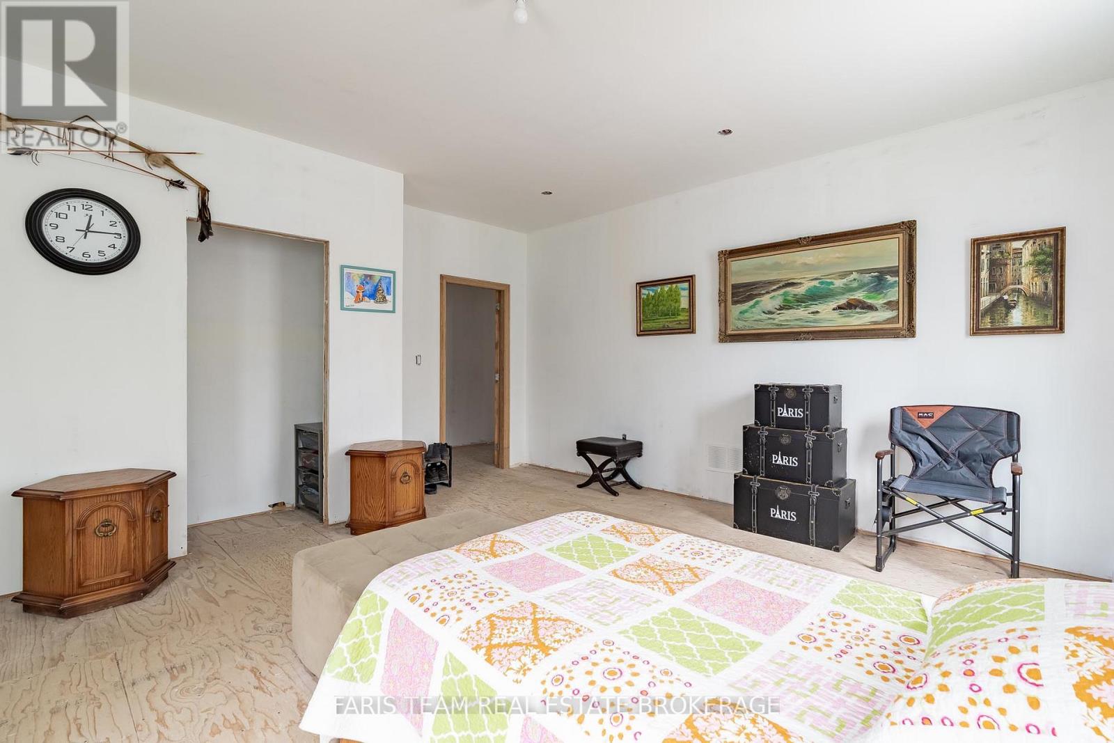 40 OLD CHURCH ROAD - 32