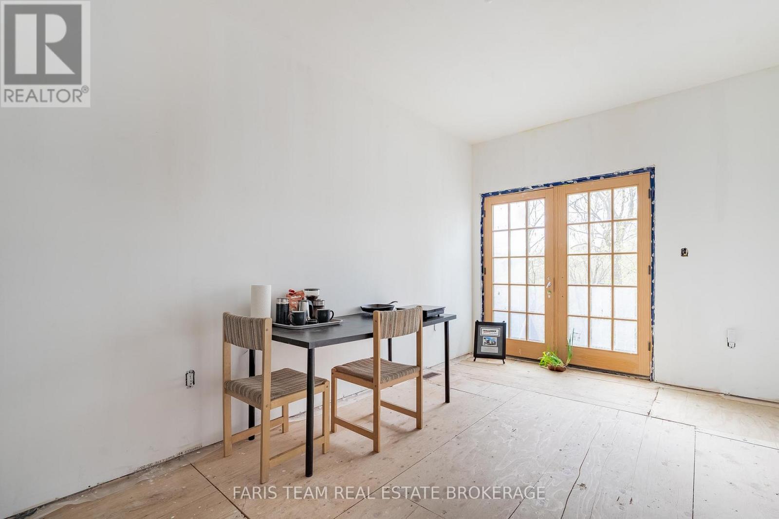 40 OLD CHURCH ROAD - 33