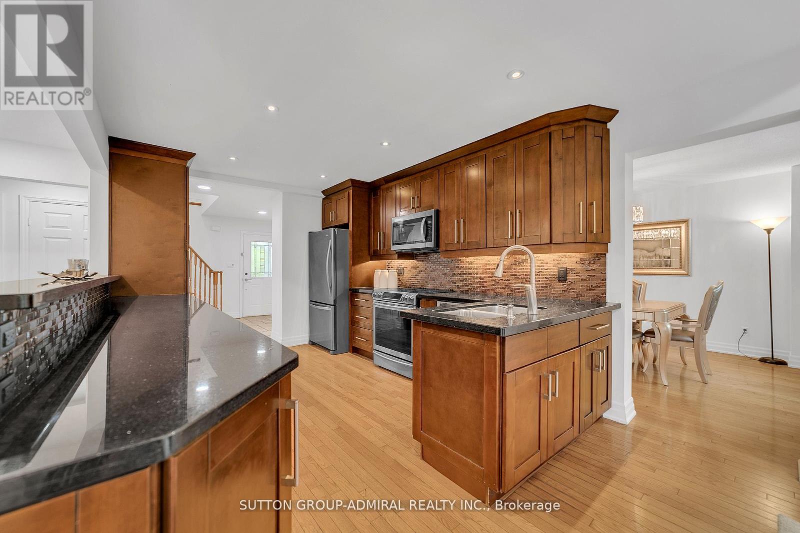 63 O'CONNOR CRESCENT - 13
