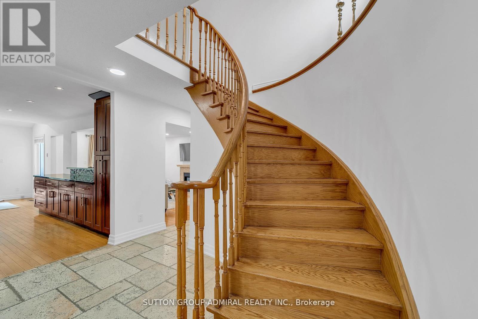 63 O'CONNOR CRESCENT - 23