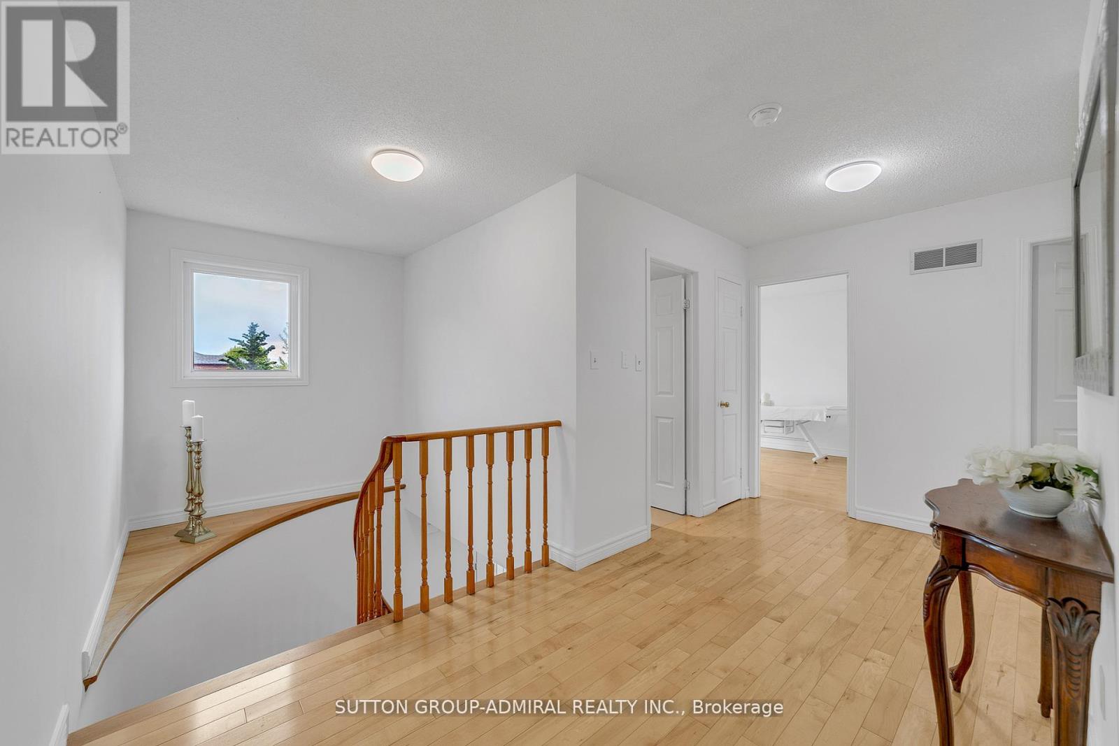 63 O'CONNOR CRESCENT - 24