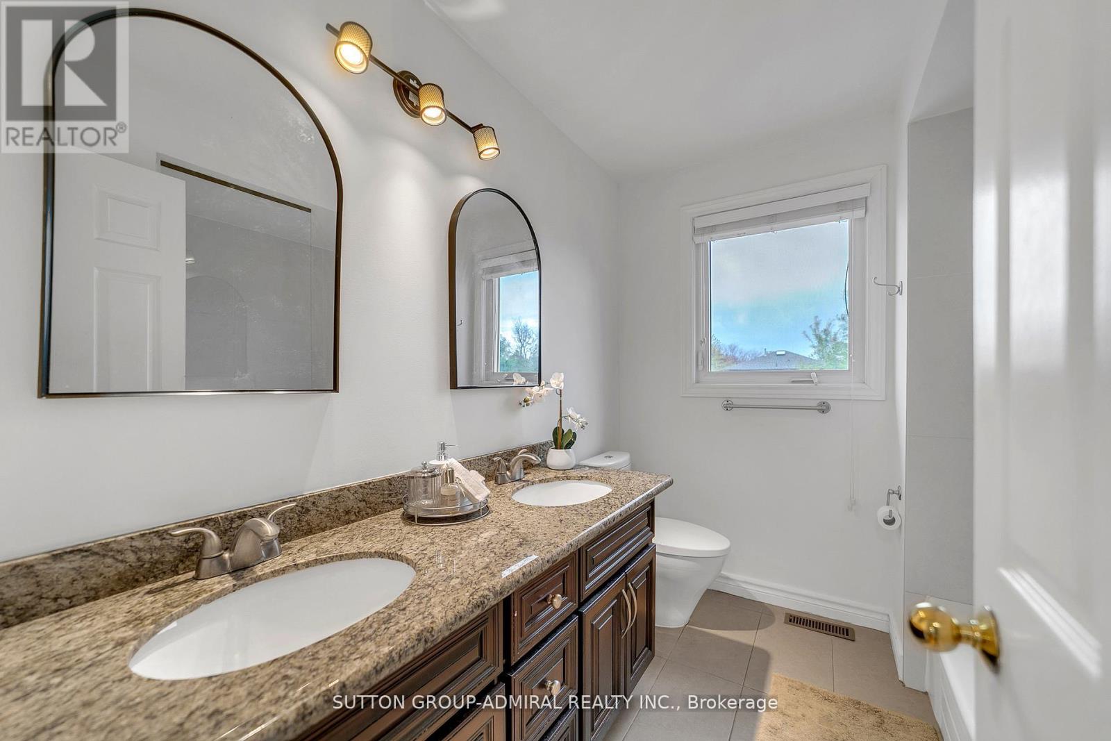 63 O'CONNOR CRESCENT - 30