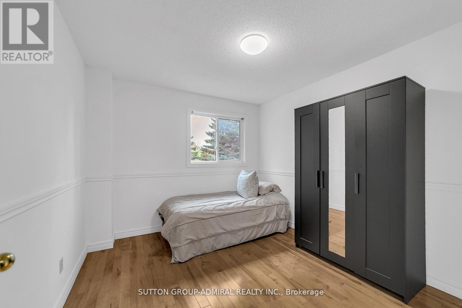 63 O'CONNOR CRESCENT - 32
