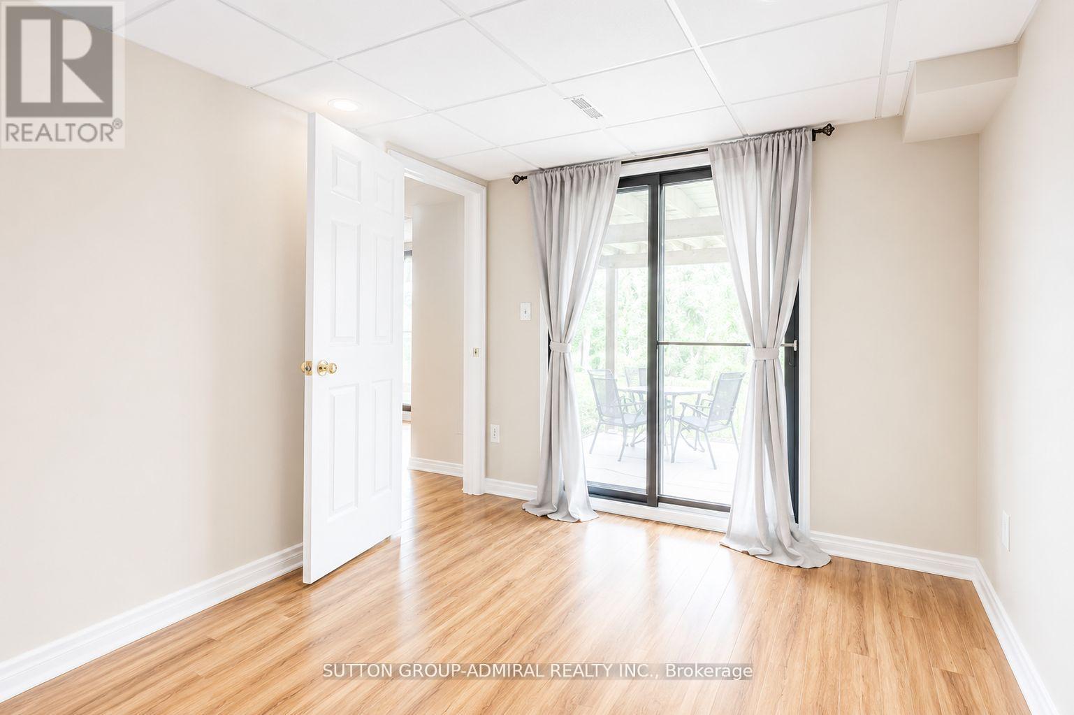 63 O'CONNOR CRESCENT - 36