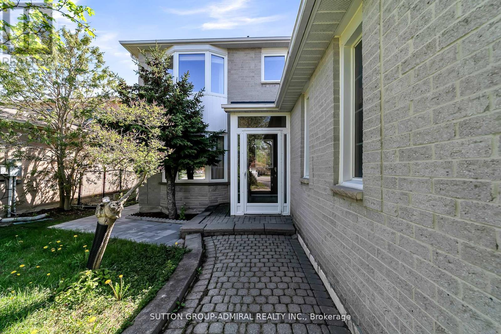 63 O'CONNOR CRESCENT - 5