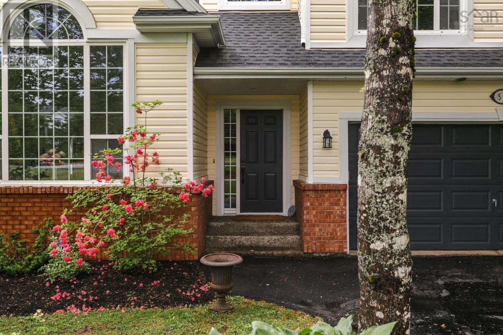 Property 2 of 50 of 55 Jocelyn Lee Court