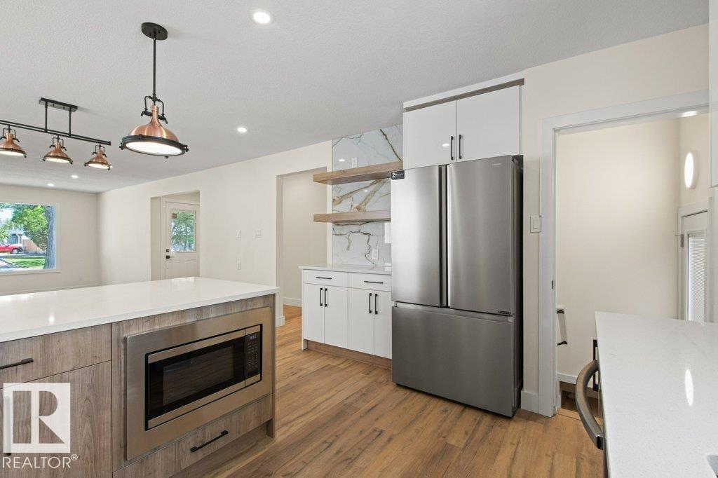 16203 88 AV NW - 12