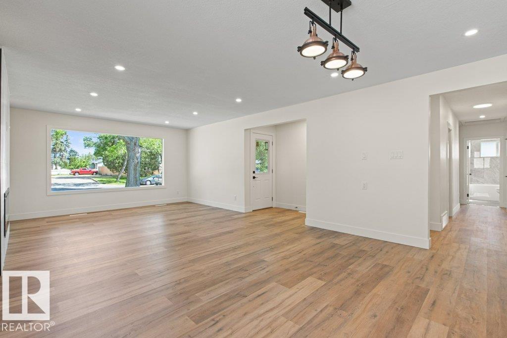 16203 88 AV NW - 5