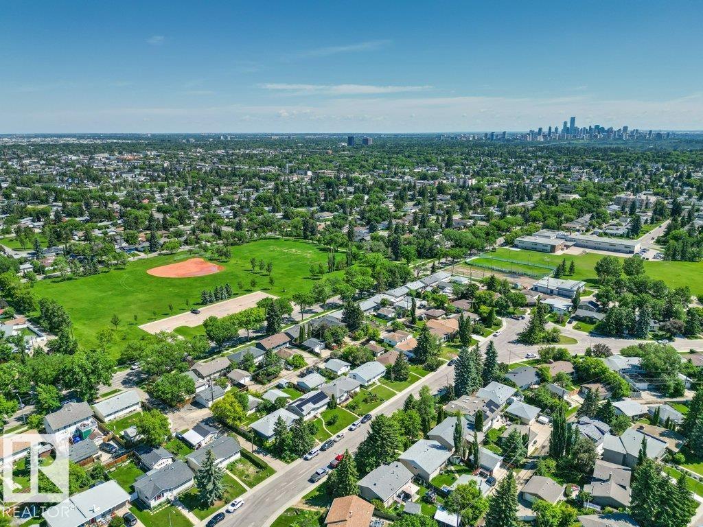 16203 88 AV NW - 50