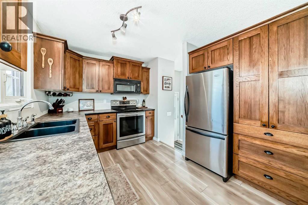 8 Haliburton Crescent - photo 5