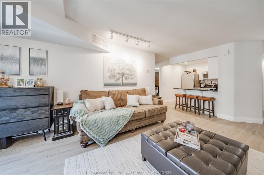 #607 3601 RIVERSIDE DRIVE East - 10