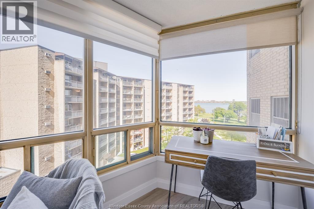#607 3601 RIVERSIDE DRIVE East - 16