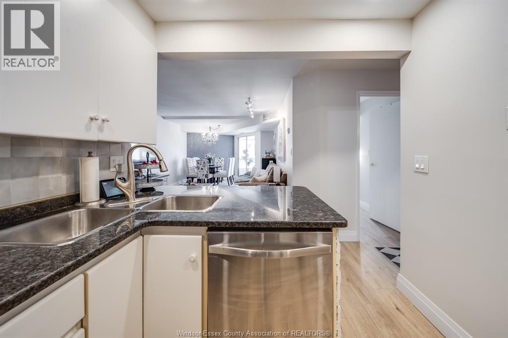 #607 3601 RIVERSIDE DRIVE East - 22