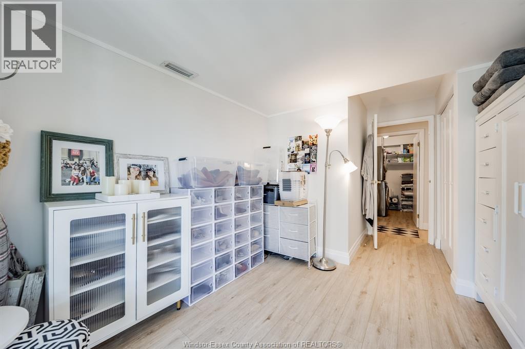 #607 3601 RIVERSIDE DRIVE East - 27