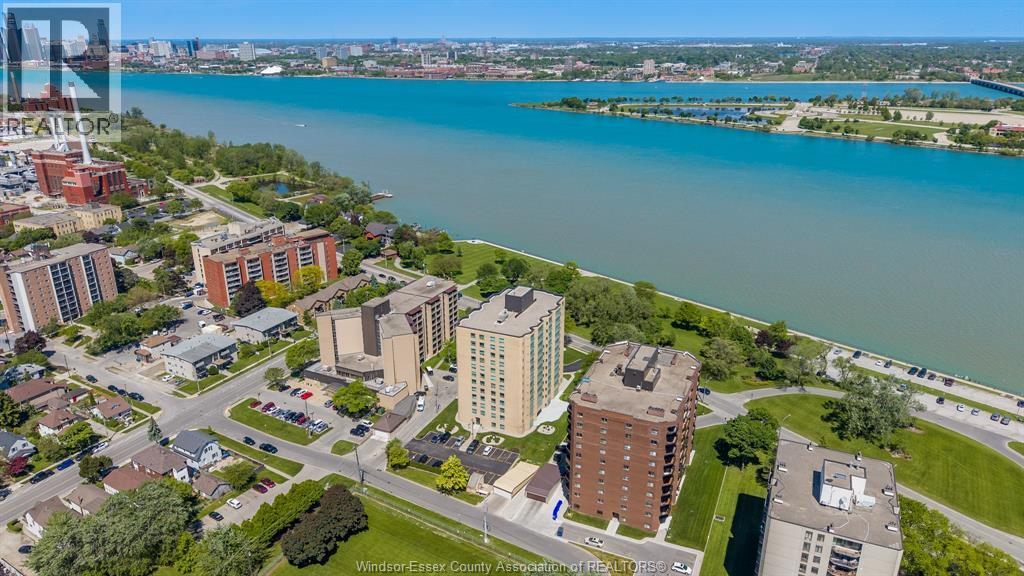 #607 3601 RIVERSIDE DRIVE East - 3