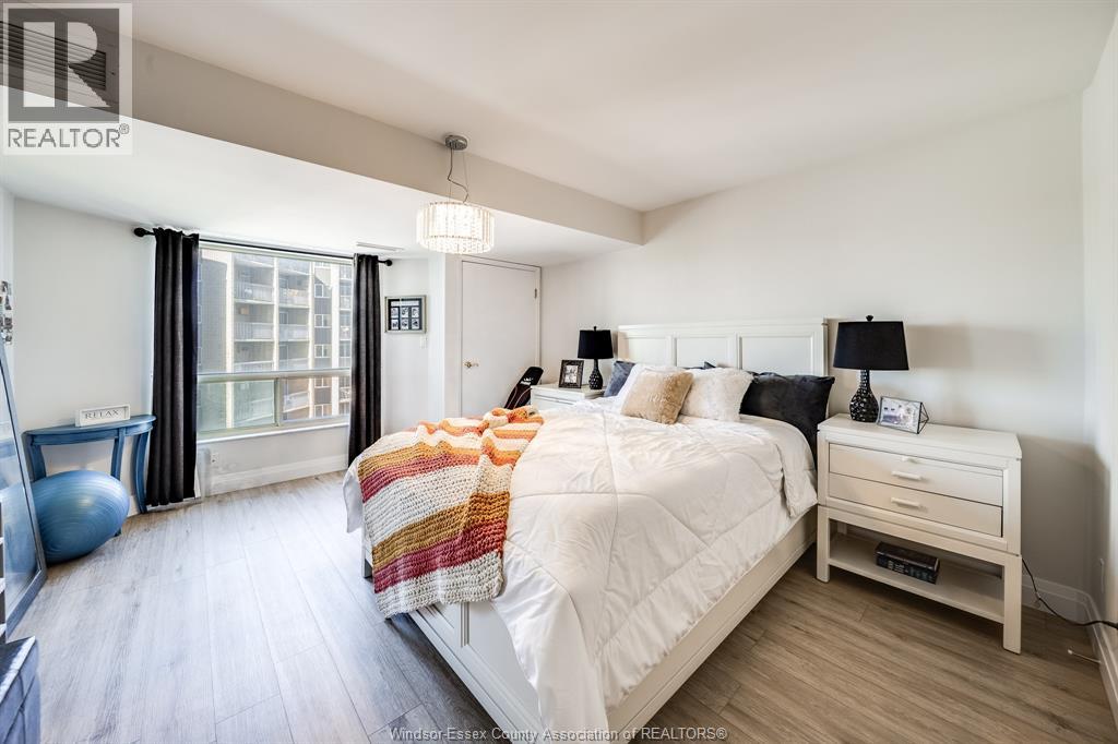 #607 3601 RIVERSIDE DRIVE East - 32