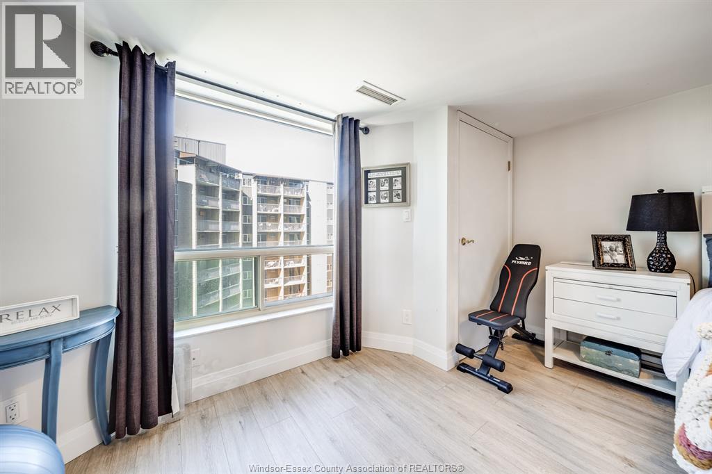 #607 3601 RIVERSIDE DRIVE East - 34
