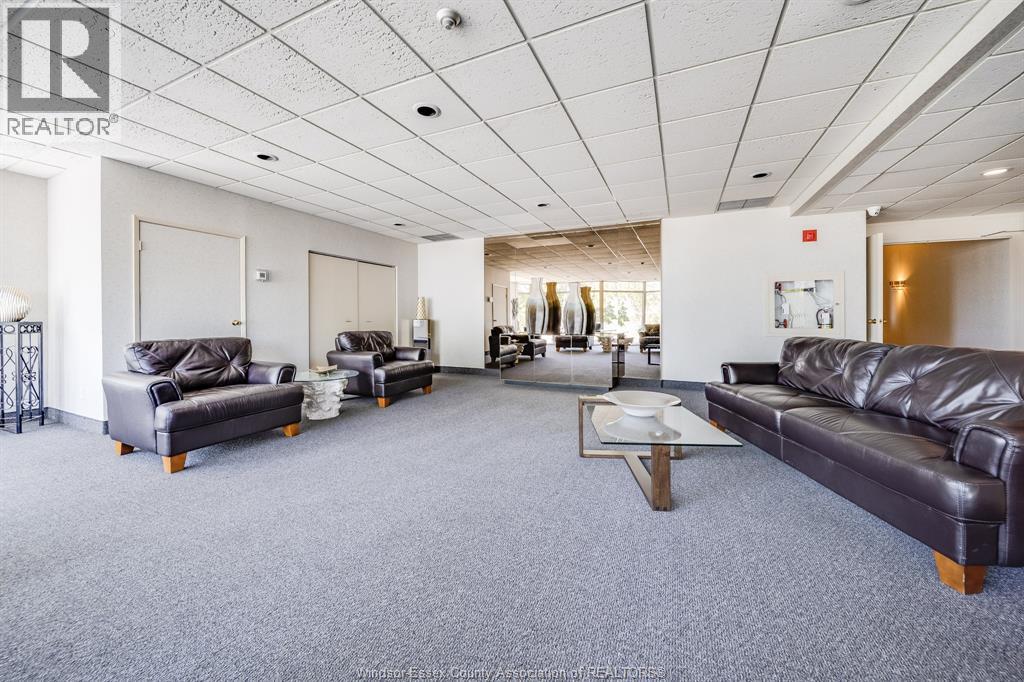 #607 3601 RIVERSIDE DRIVE East - 45