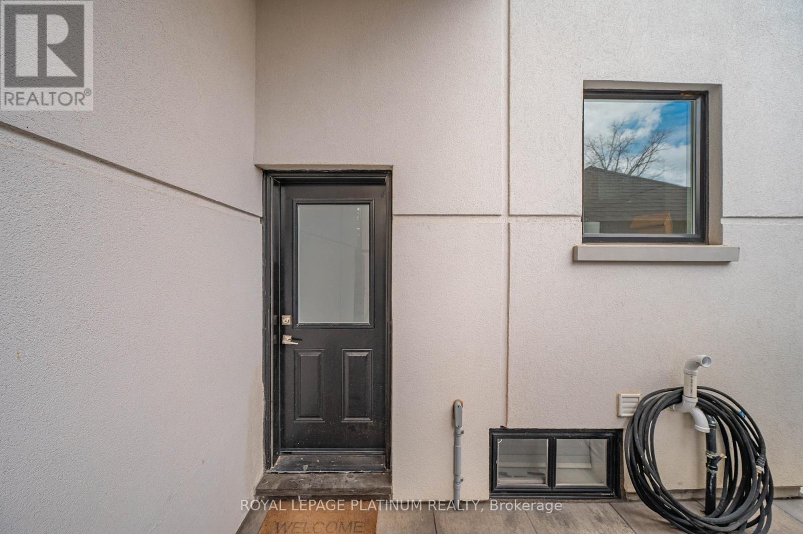 13 ARCH ROAD - 32