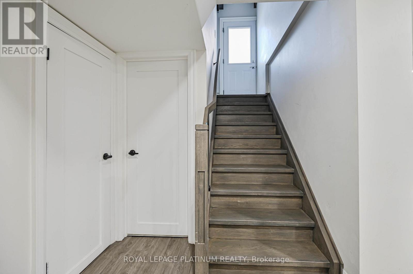 13 ARCH ROAD - 33
