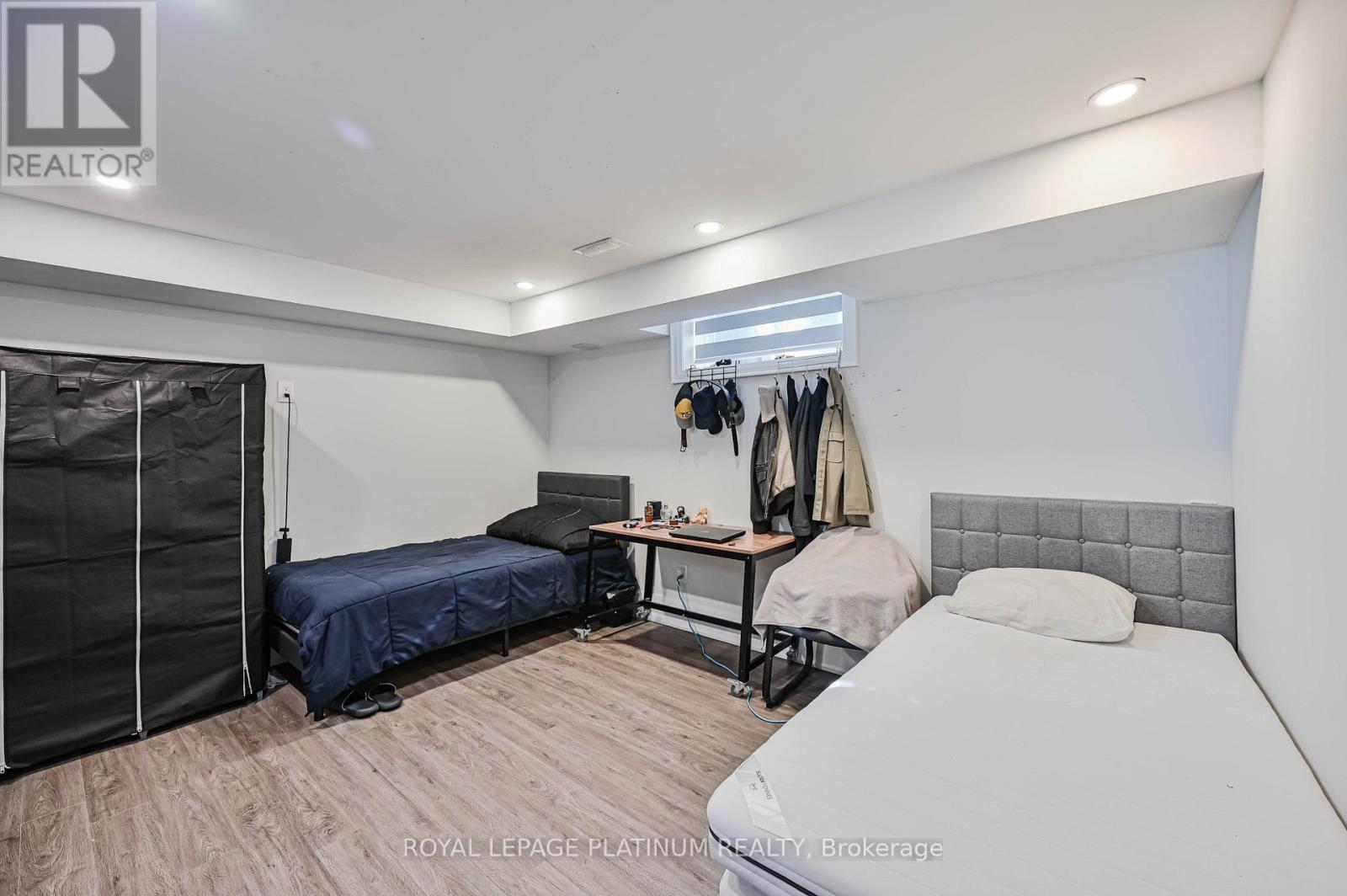 13 ARCH ROAD - 39
