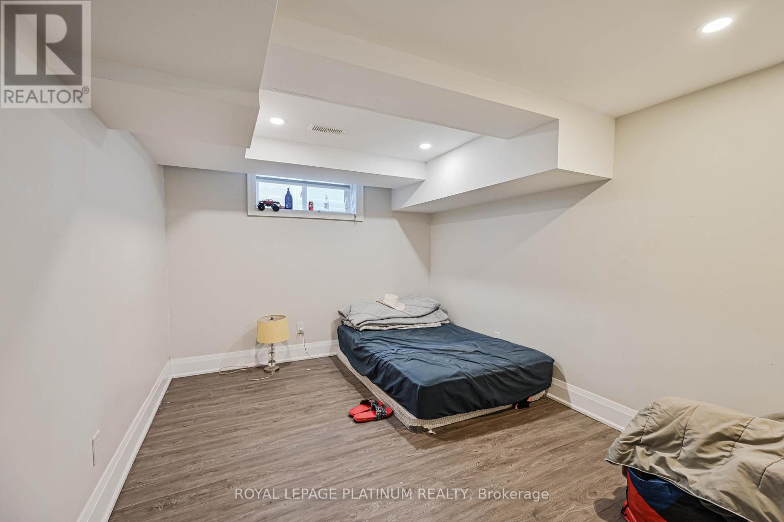 13 ARCH ROAD - 40