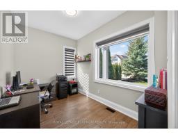 Bedroom 2 - 13 Arch Road, Mississauga, ON L5M1M4 Photo 16