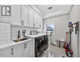 Bedroom 3 - 13 Arch Road, Mississauga, ON L5M1M4 Photo 17