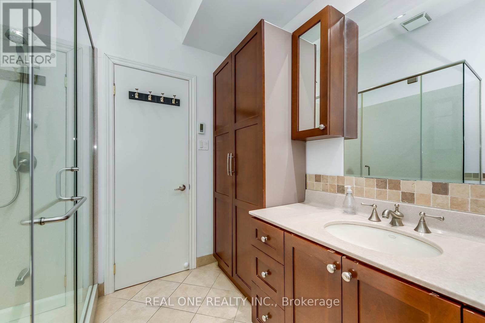 120 BLYTH CRESCENT - 22
