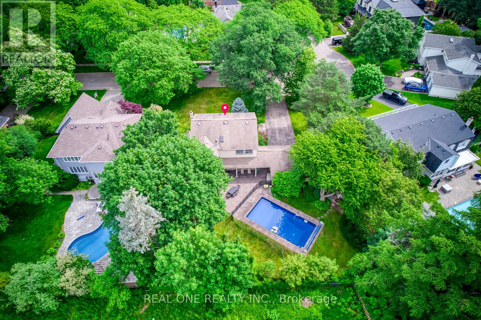 120 BLYTH CRESCENT - 39