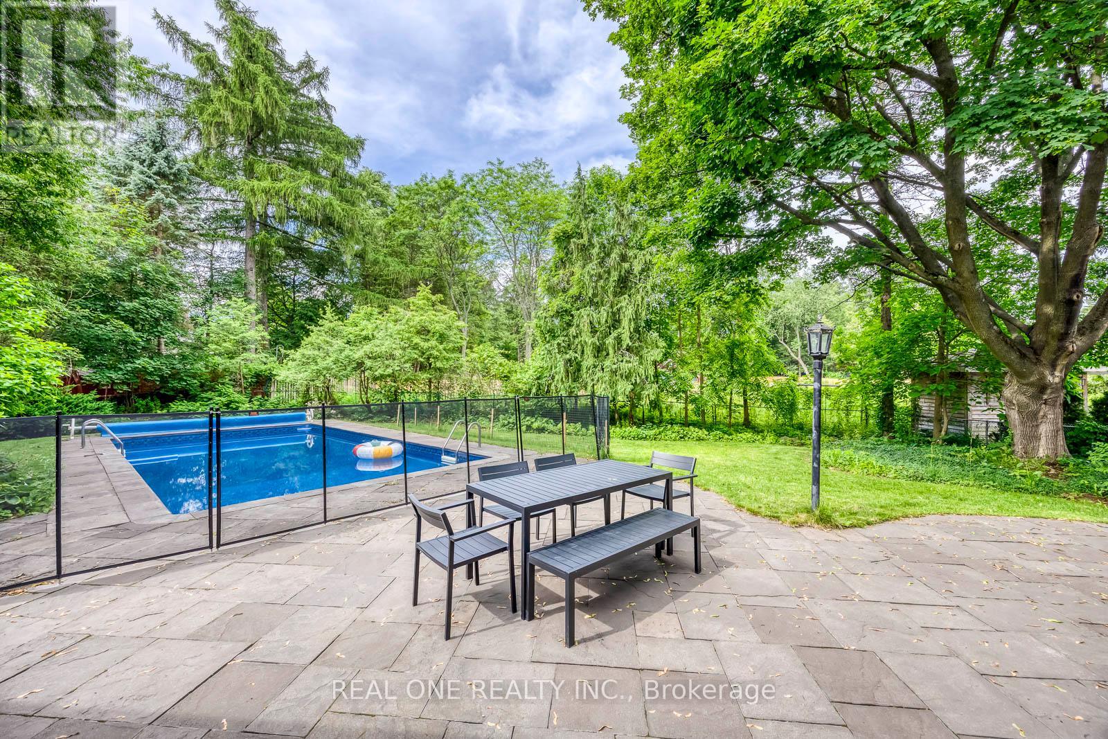 120 BLYTH CRESCENT - 41