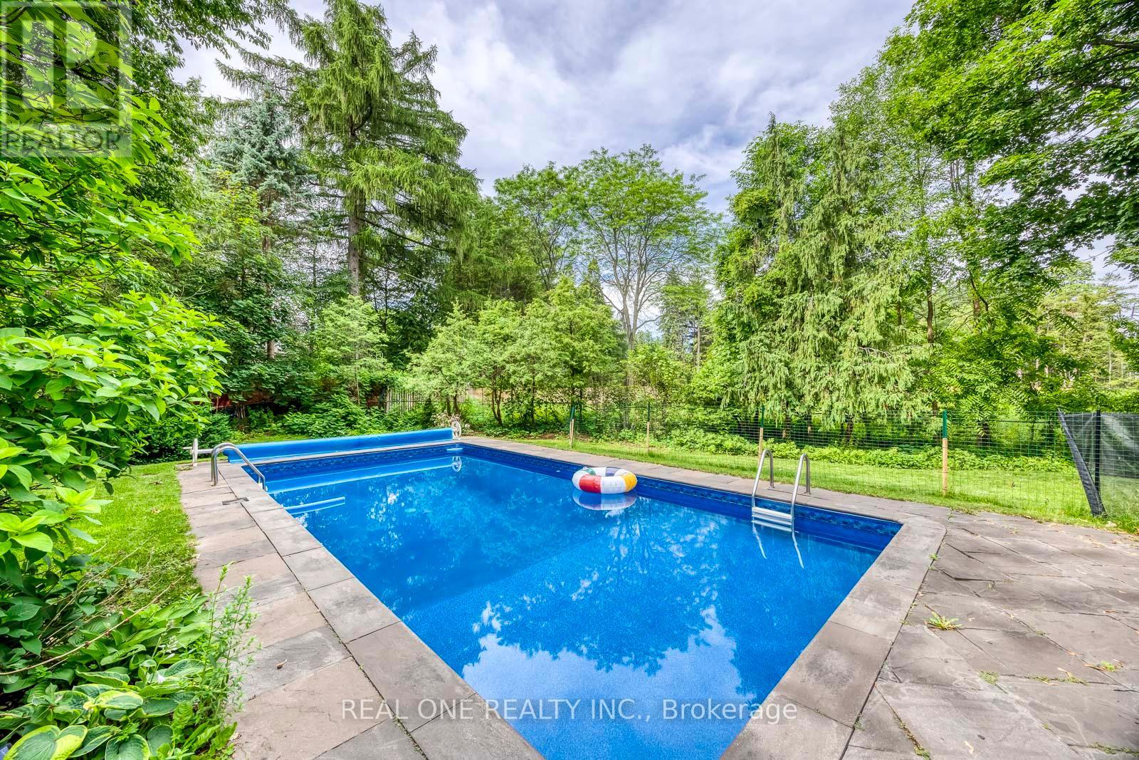 120 BLYTH CRESCENT - 42