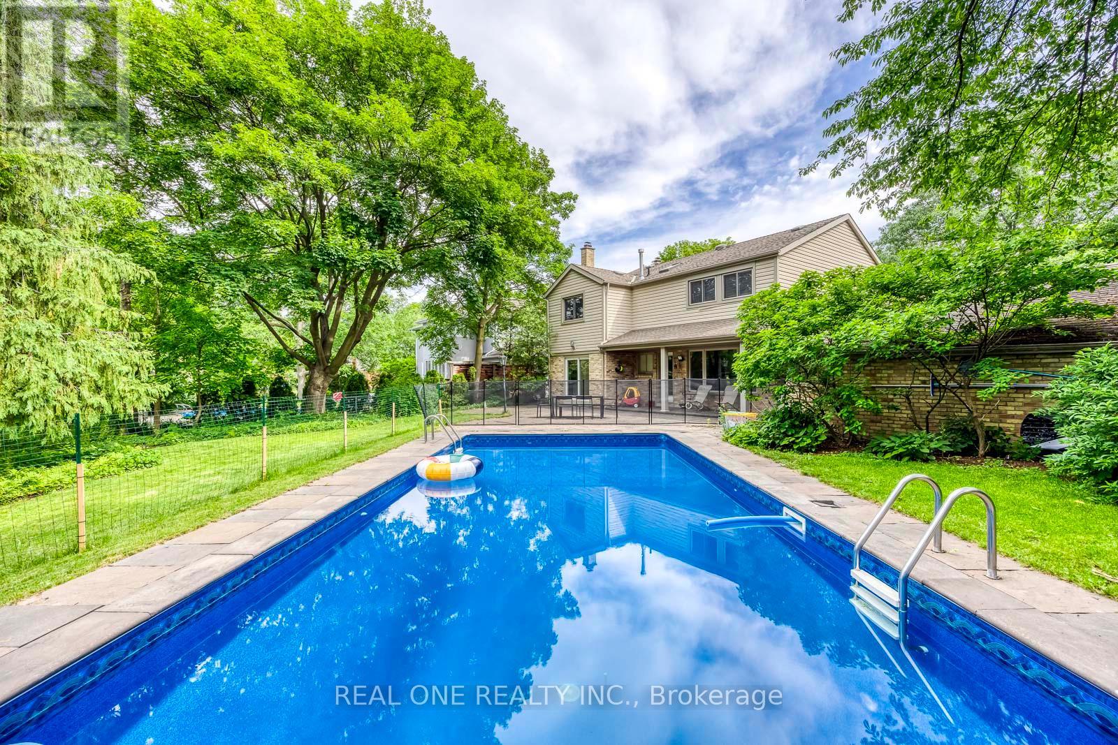 120 BLYTH CRESCENT - 43