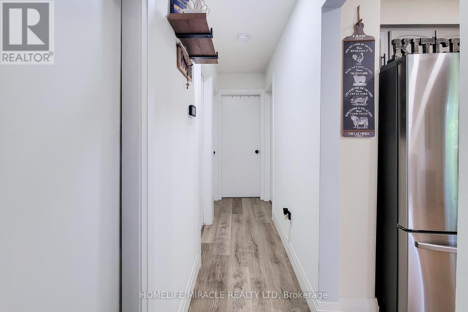 12 MAITLAND AVENUE E - 26