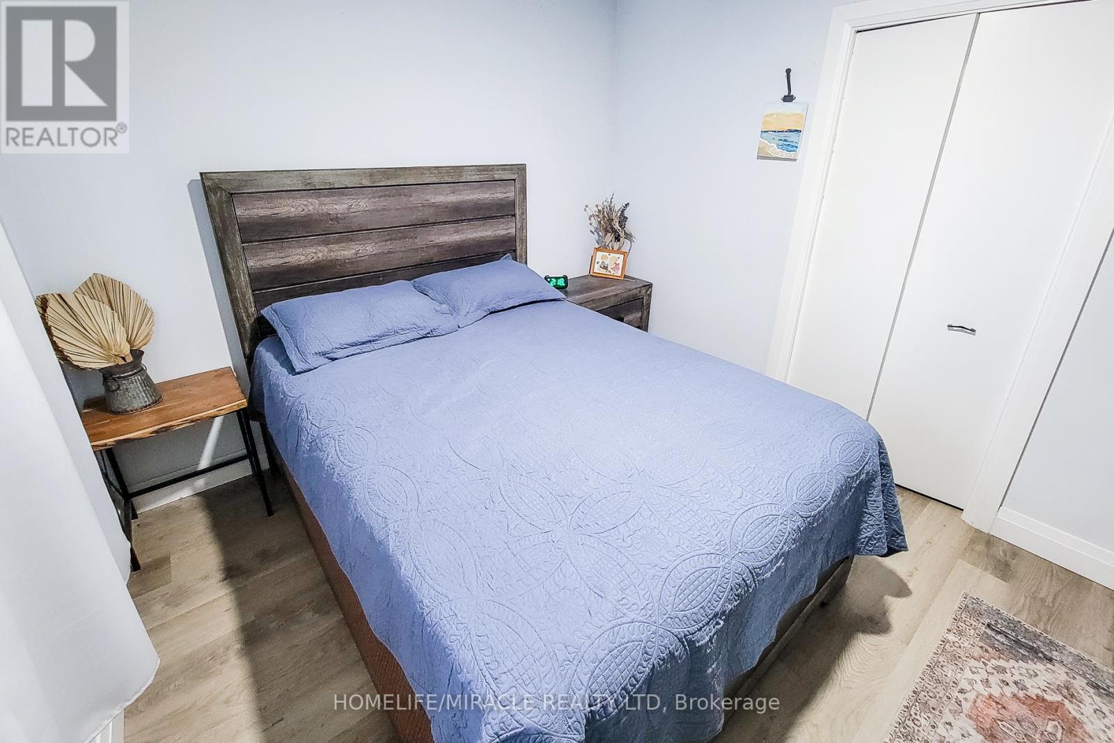 12 MAITLAND AVENUE E - 28