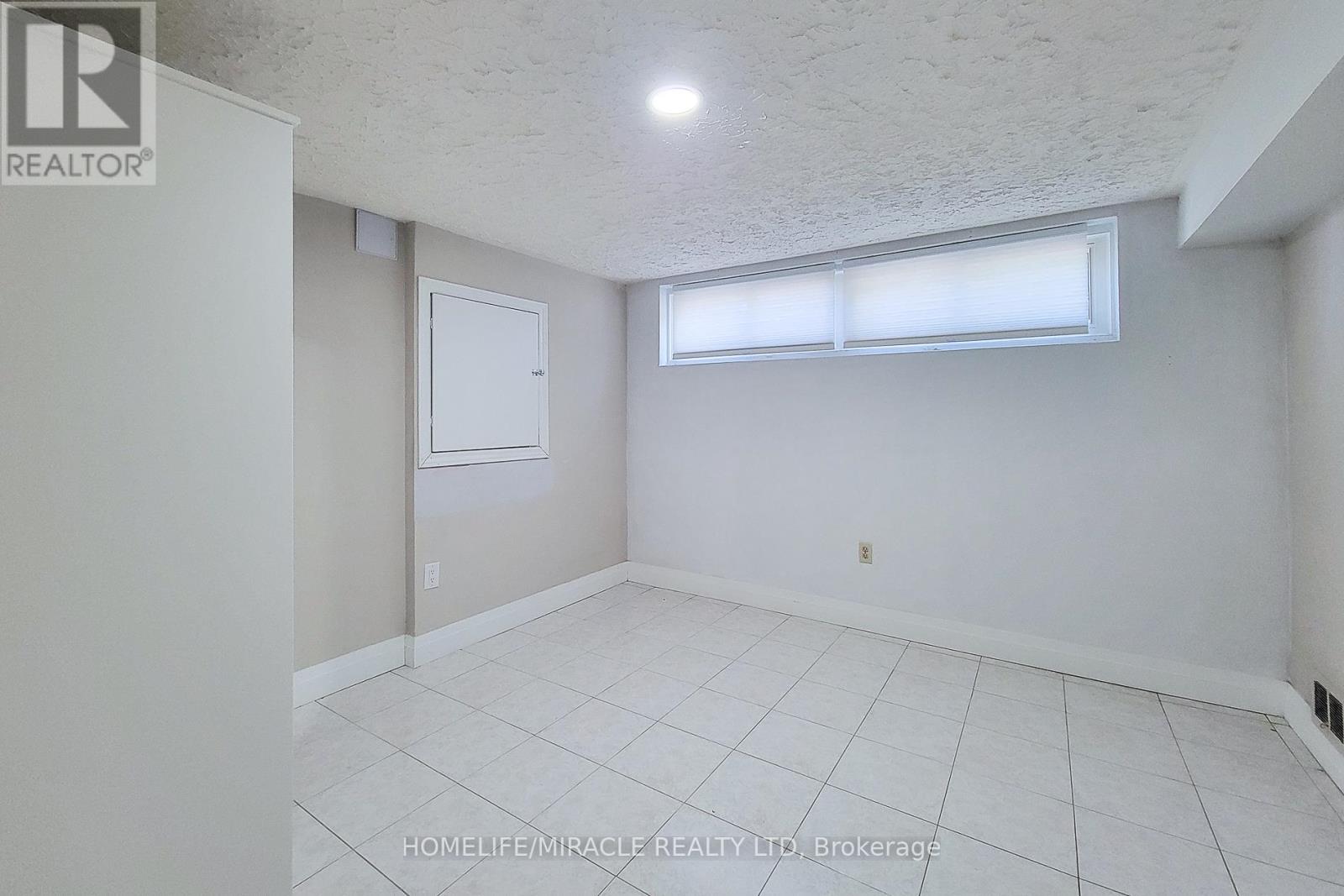 12 MAITLAND AVENUE E - 41