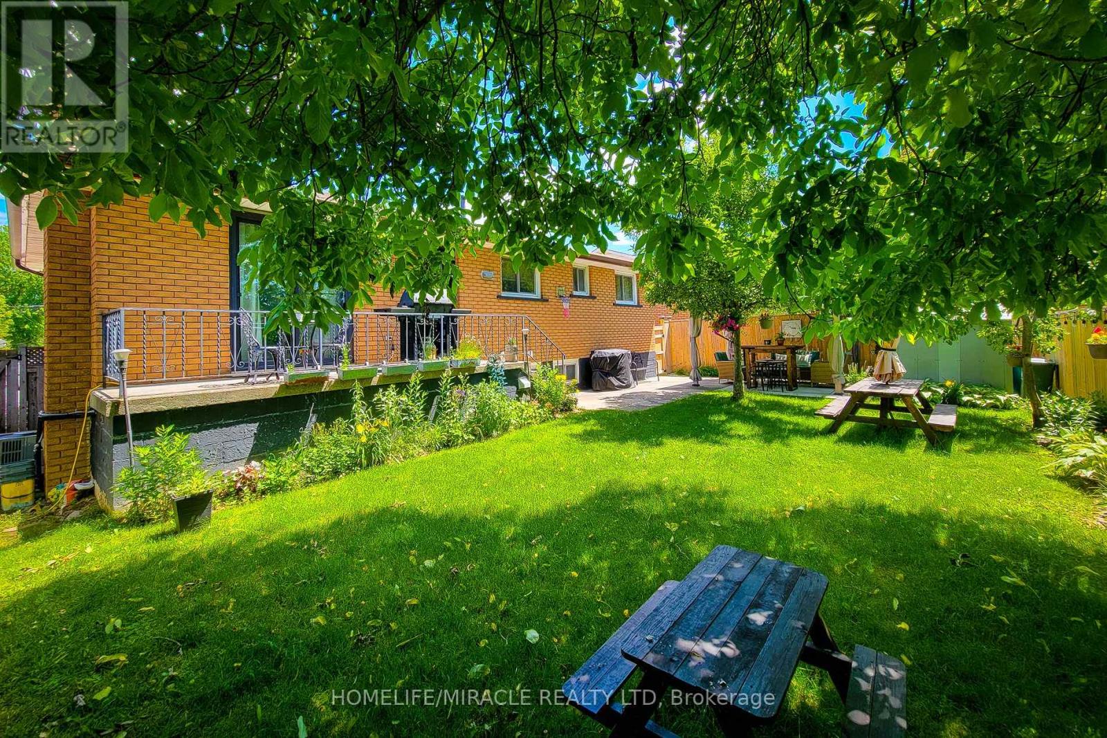 12 MAITLAND AVENUE E - 5