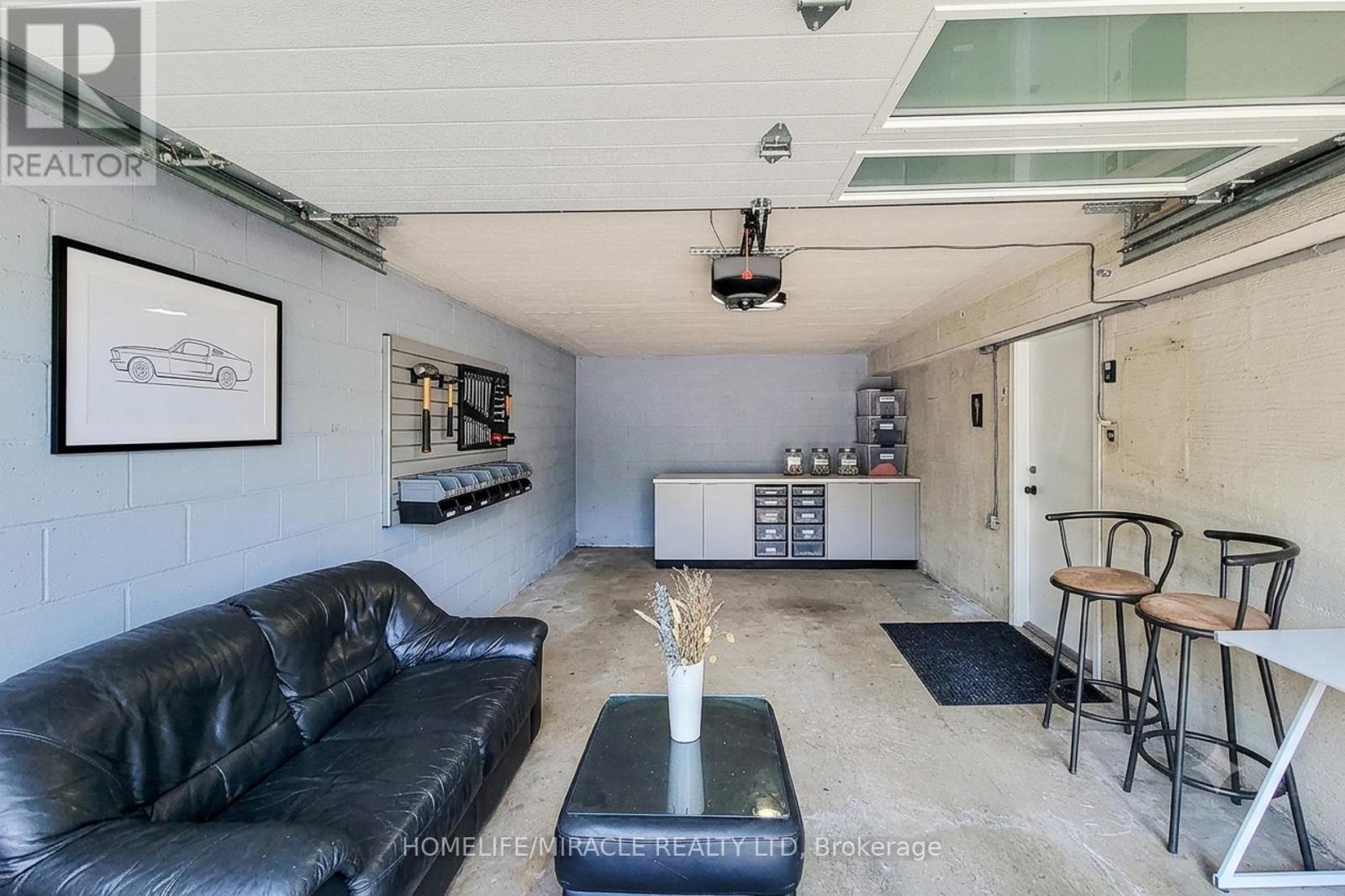 12 MAITLAND AVENUE E - 50