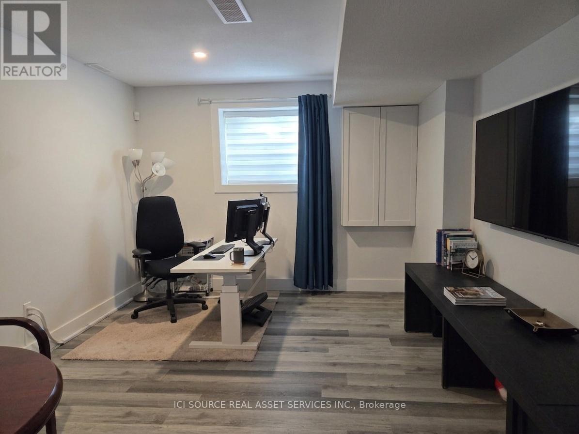 20 HELEN COURT - 22