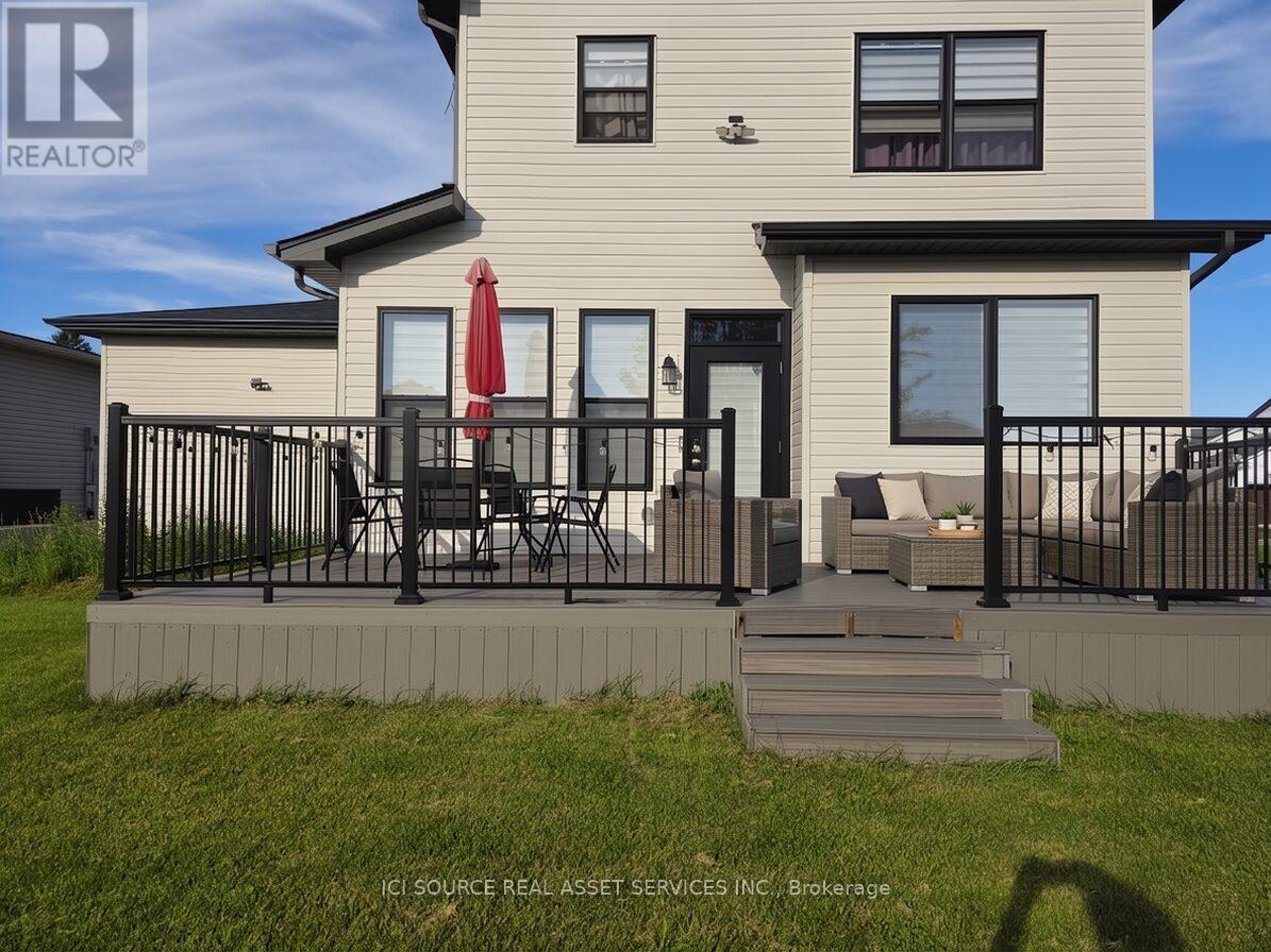 20 HELEN COURT - 23