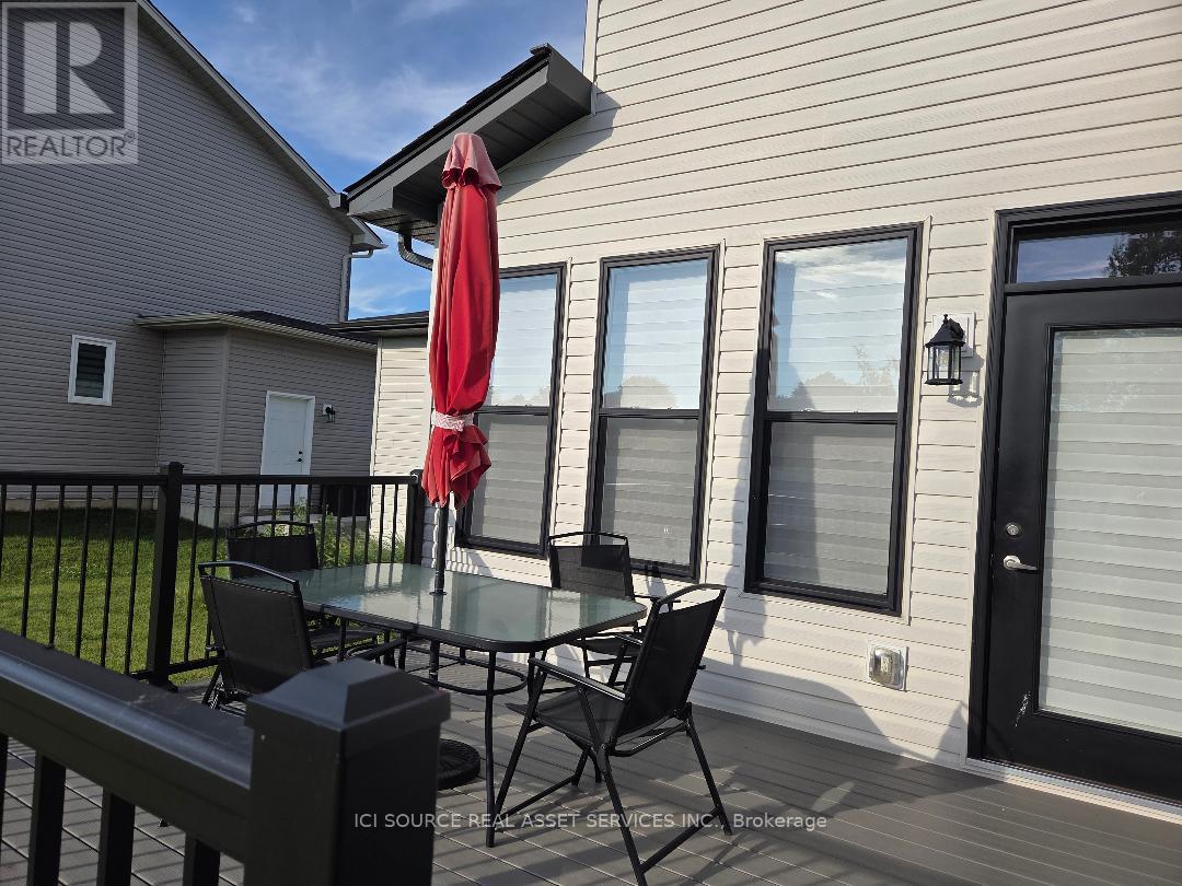 20 HELEN COURT - 24
