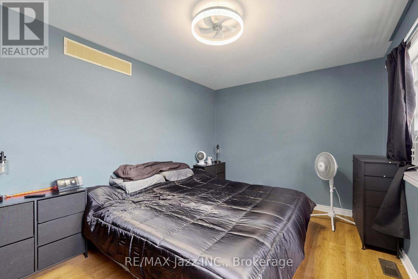 81 HARCOURT STREET - 13