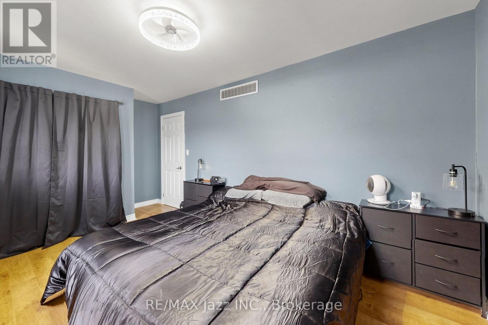 81 HARCOURT STREET - 14