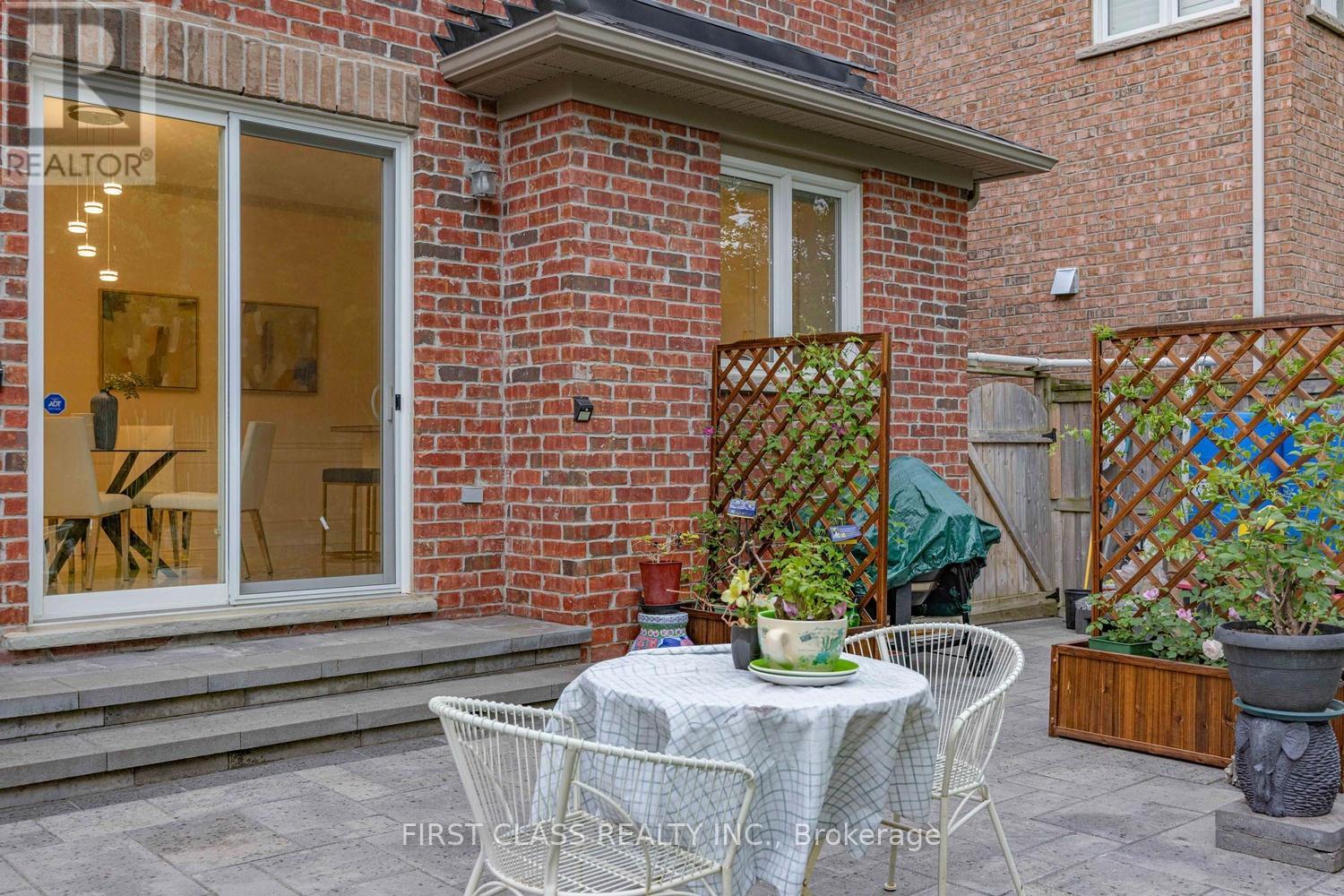 51 GILLINGS STREET - 36