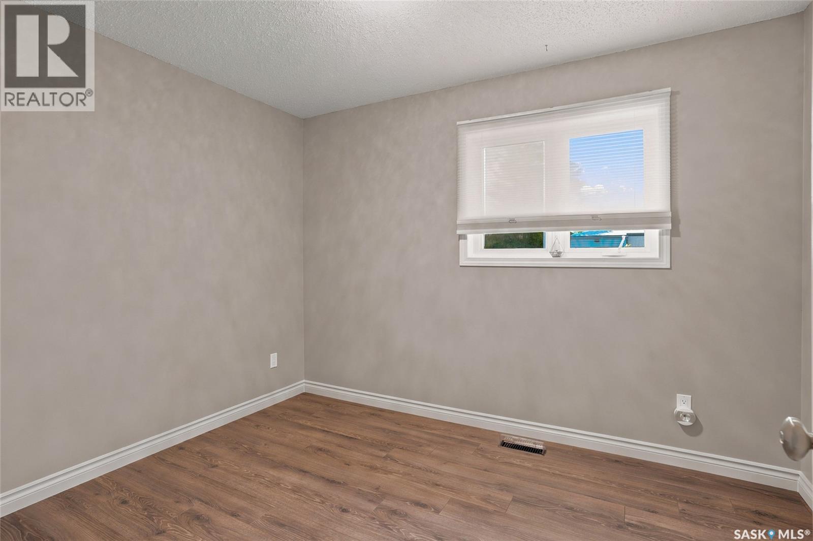 103 Bornstein CRESCENT — photo 18