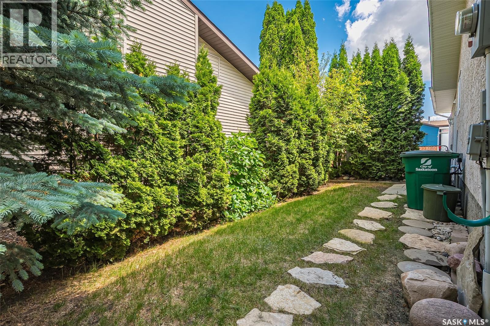 103 Bornstein CRESCENT — photo 38
