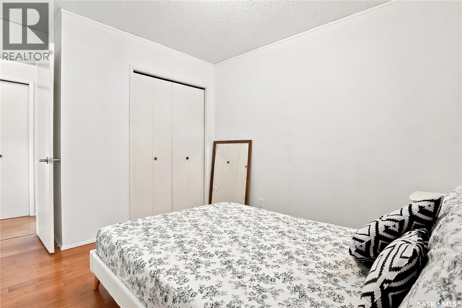 724 M AVENUE S - 16