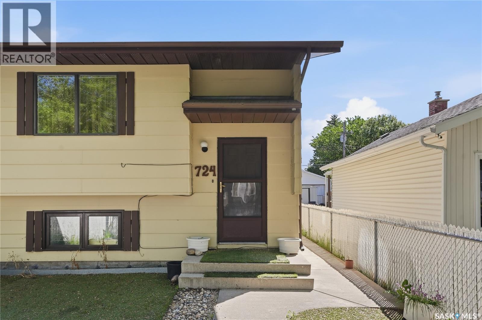 724 M AVENUE S - 2
