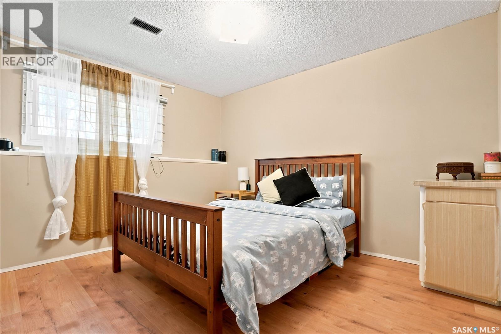 724 M AVENUE S - 28